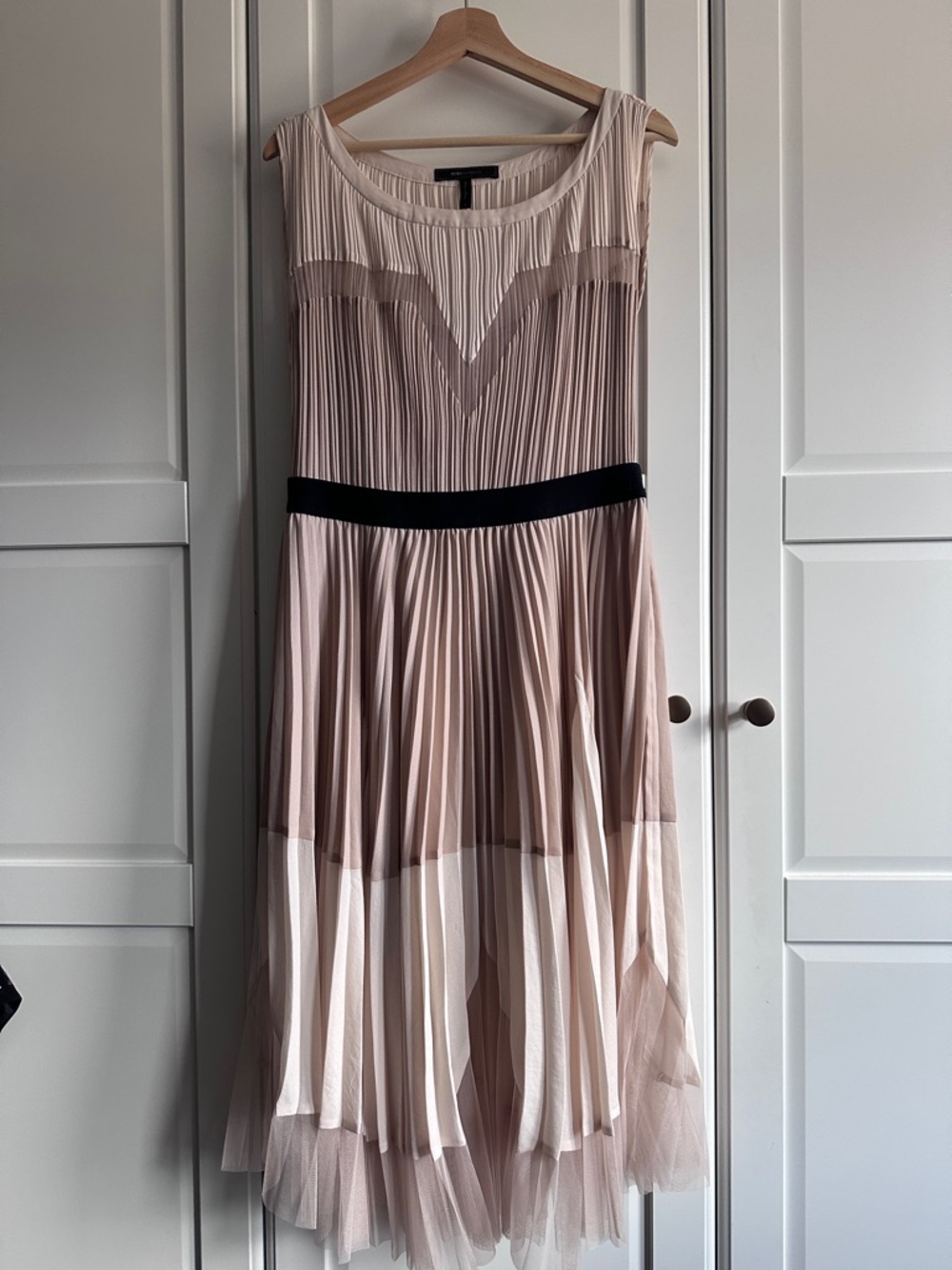 BCBG Pleated Sleeveless Midi Dress in Light Pink and Cream with Black Waistband